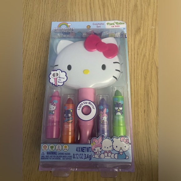 🆕 Hello Kitty And Friends  Set 4-Piece Lip Balm & Mirror🆕 - Picture 5 of 6